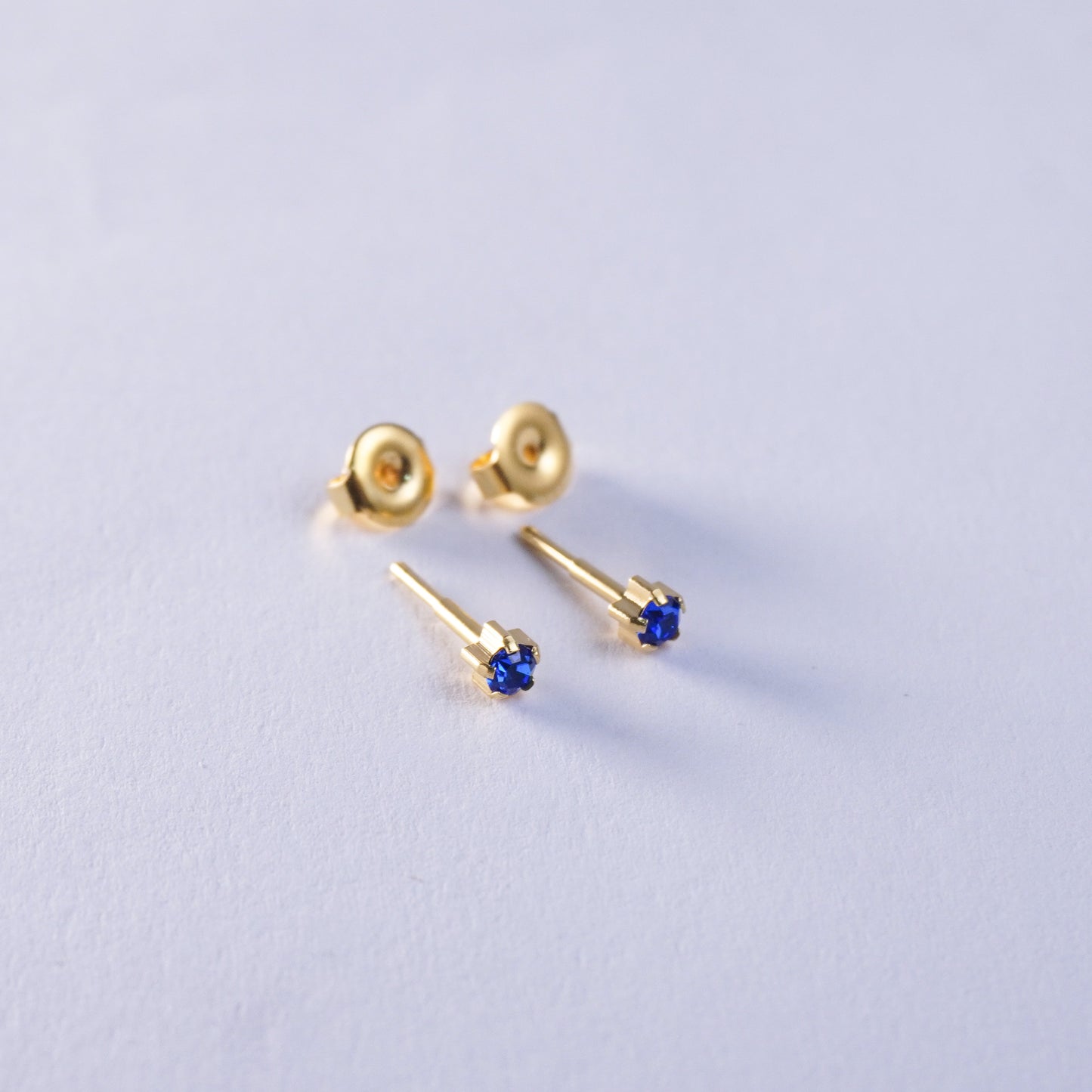 December – Blue Zircon Claw 012