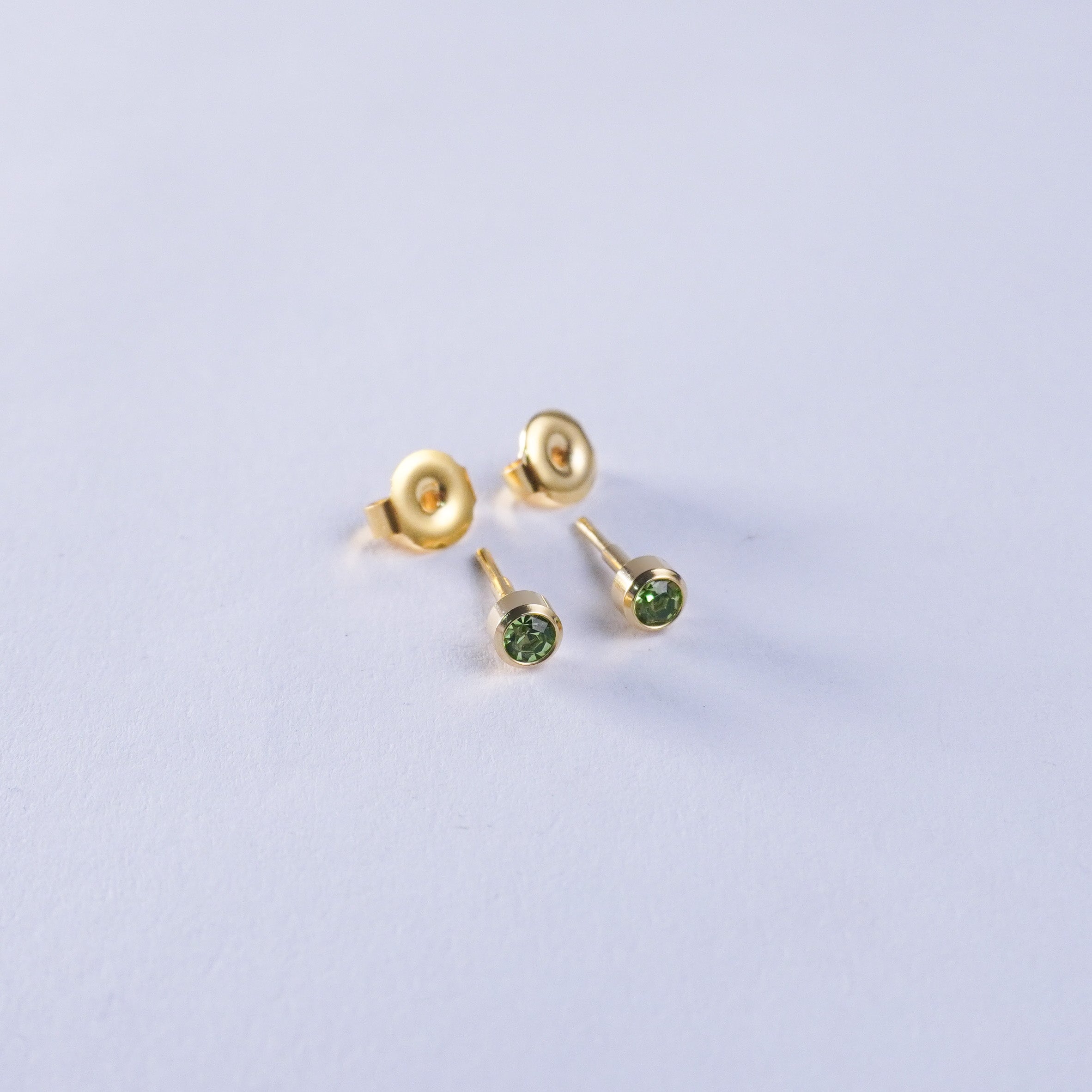 August – Peridot Bezel Set 020