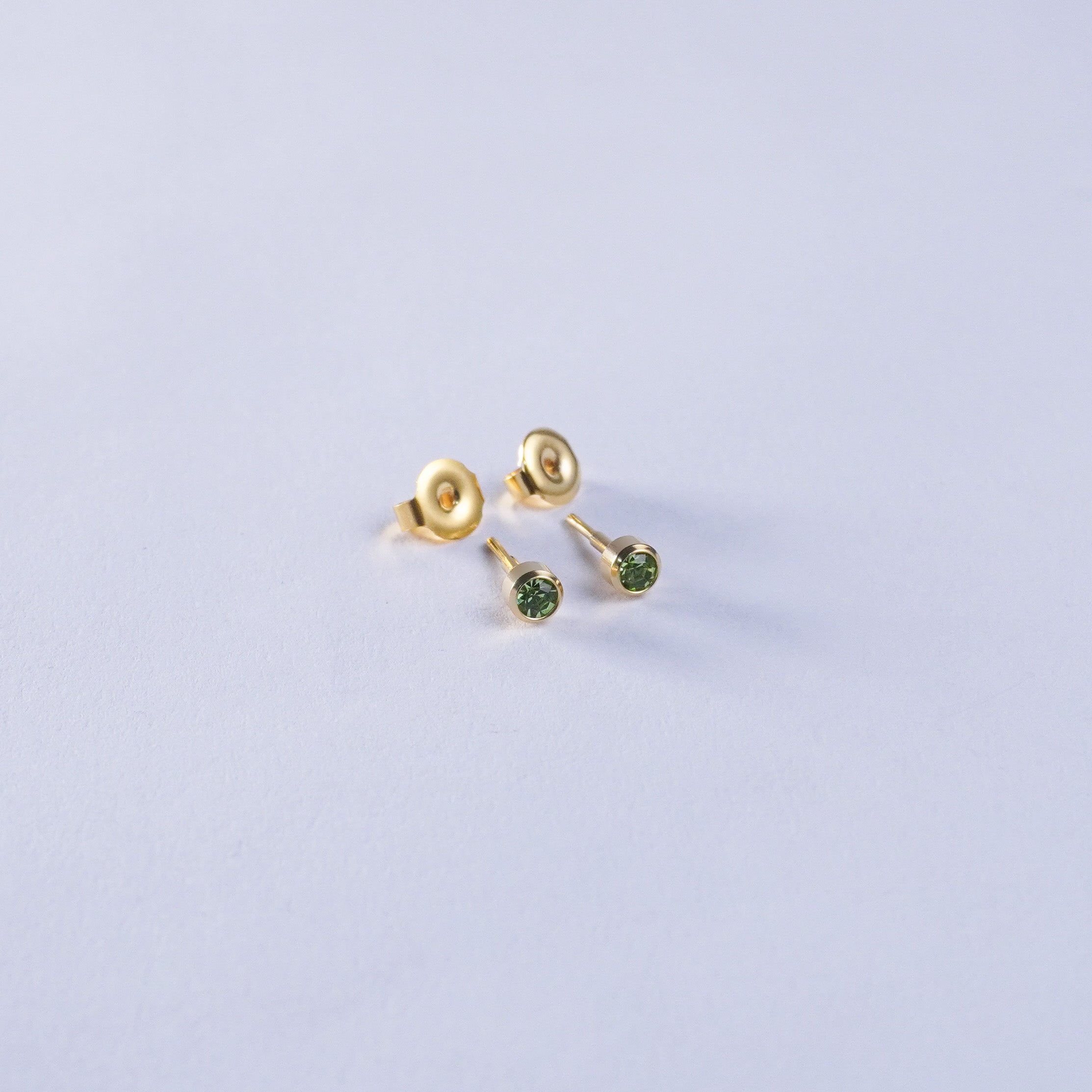August – Peridot Bezel Set 020