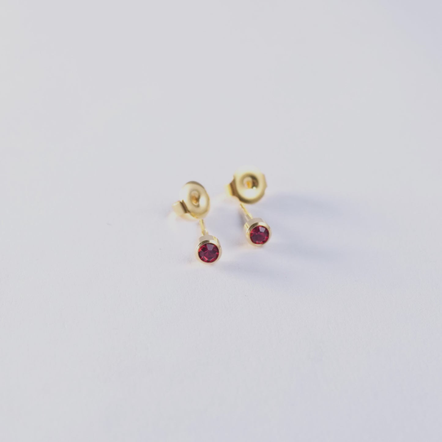 July – Ruby Bezel Set 019