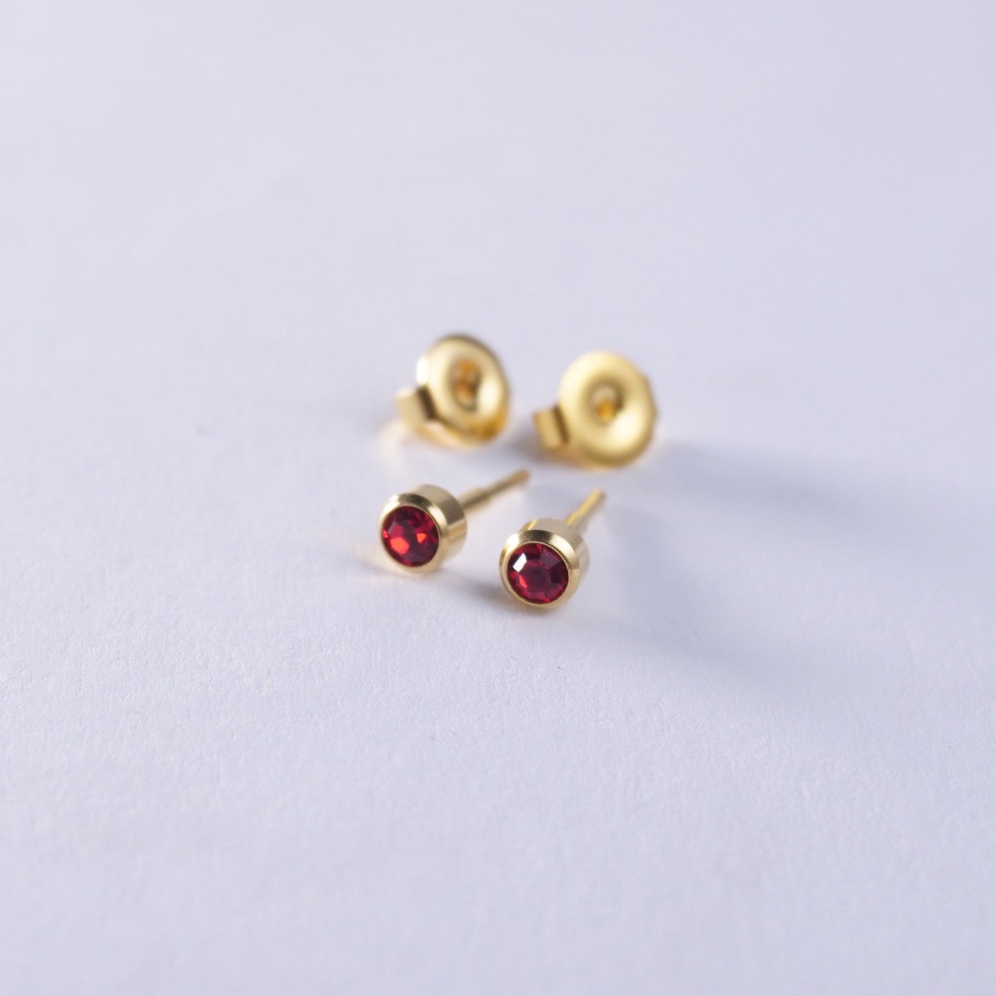 July – Ruby Bezel Set 019