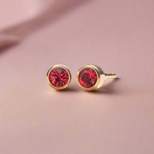 July – Ruby Bezel Set 019