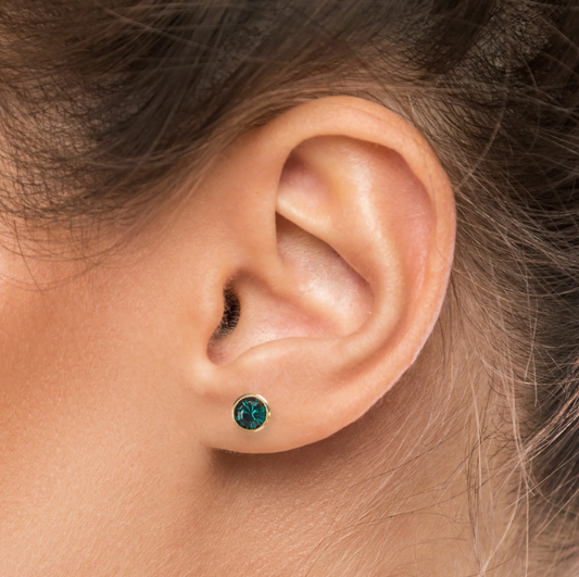 May – Emerald Bezel Set 017